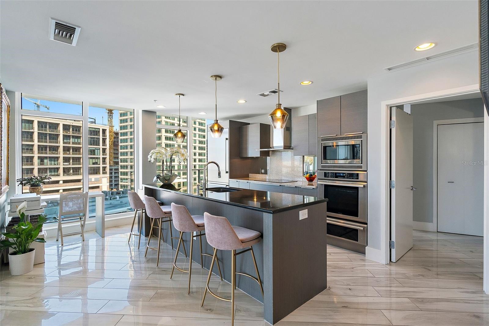 Image 4 of 31 For 175 1st Street S 1103