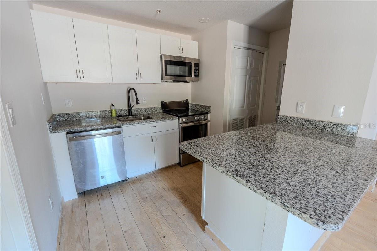 Image 4 of 13 For 2402 Martin Luther King Jr Boulevard 3