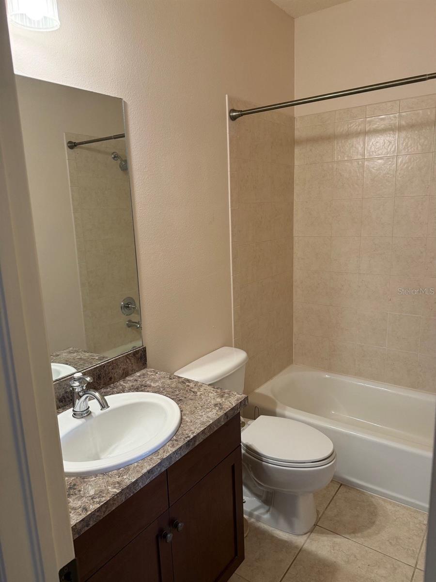 Image 11 of 17 For 107 Packwood Avenue C