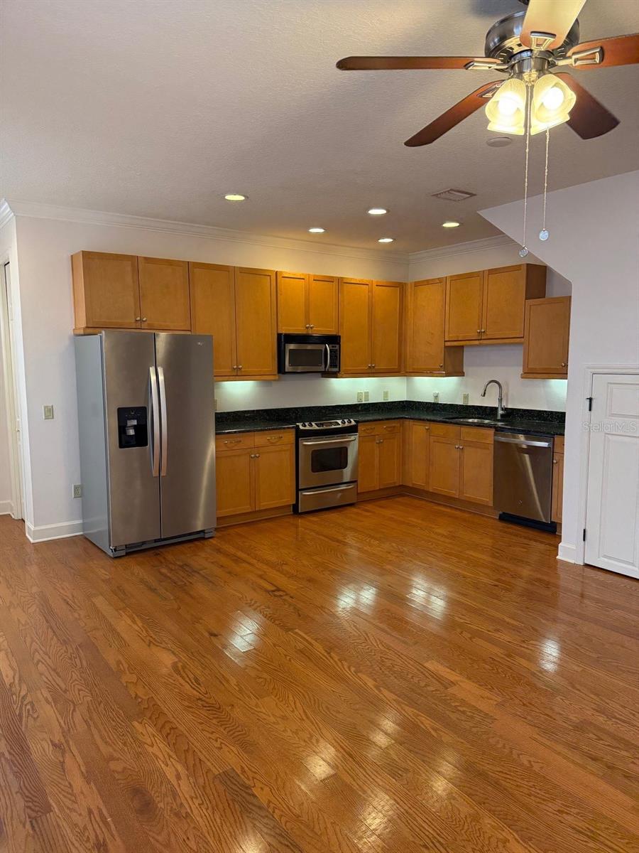 Image 3 of 17 For 107 Packwood Avenue C