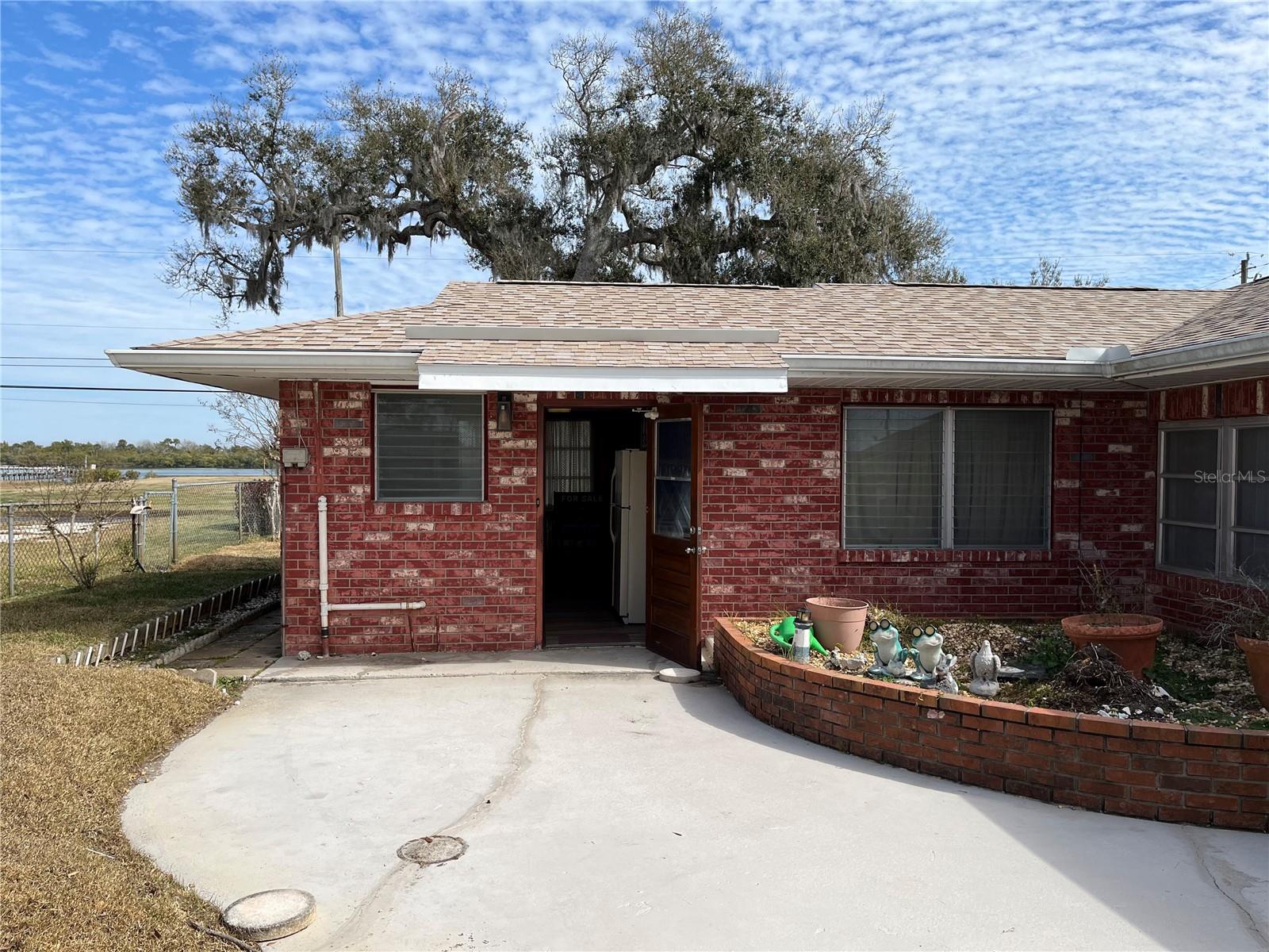 Image 6 of 9 For 2004 Riverside Drive