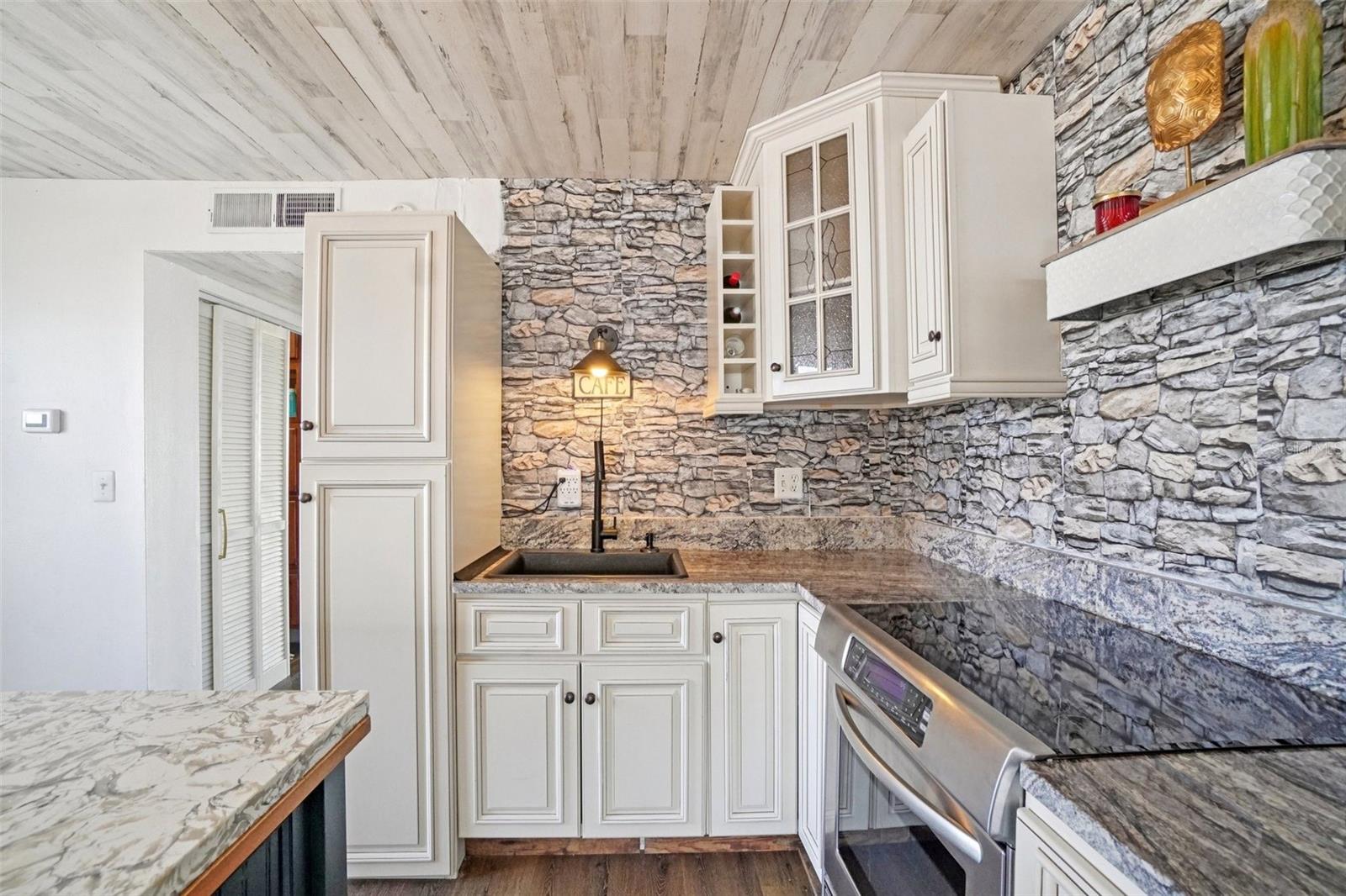 Image 15 of 29 For 24862 Us Highway 19 N 1701