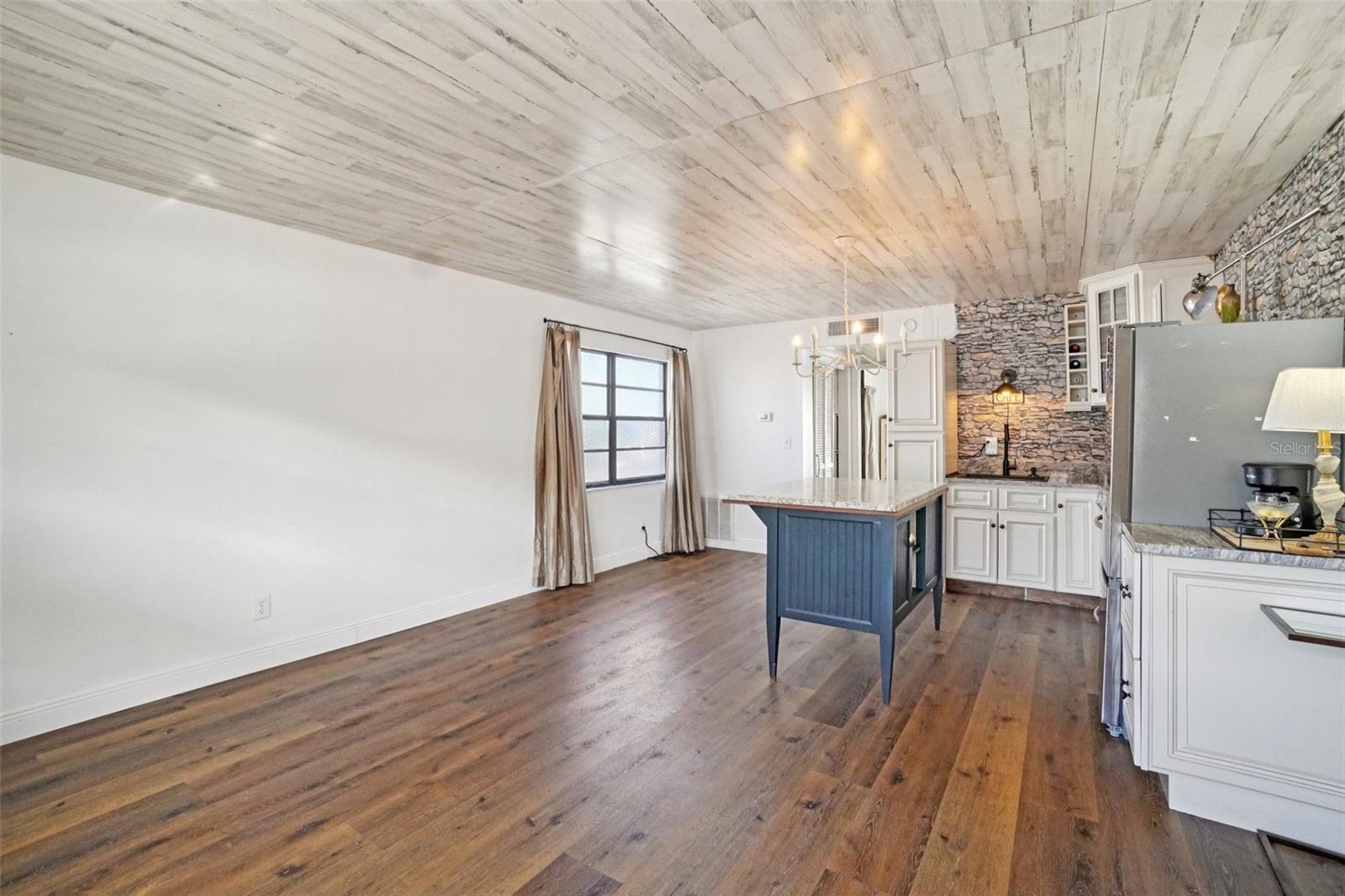 Image 6 of 29 For 24862 Us Highway 19 N 1701