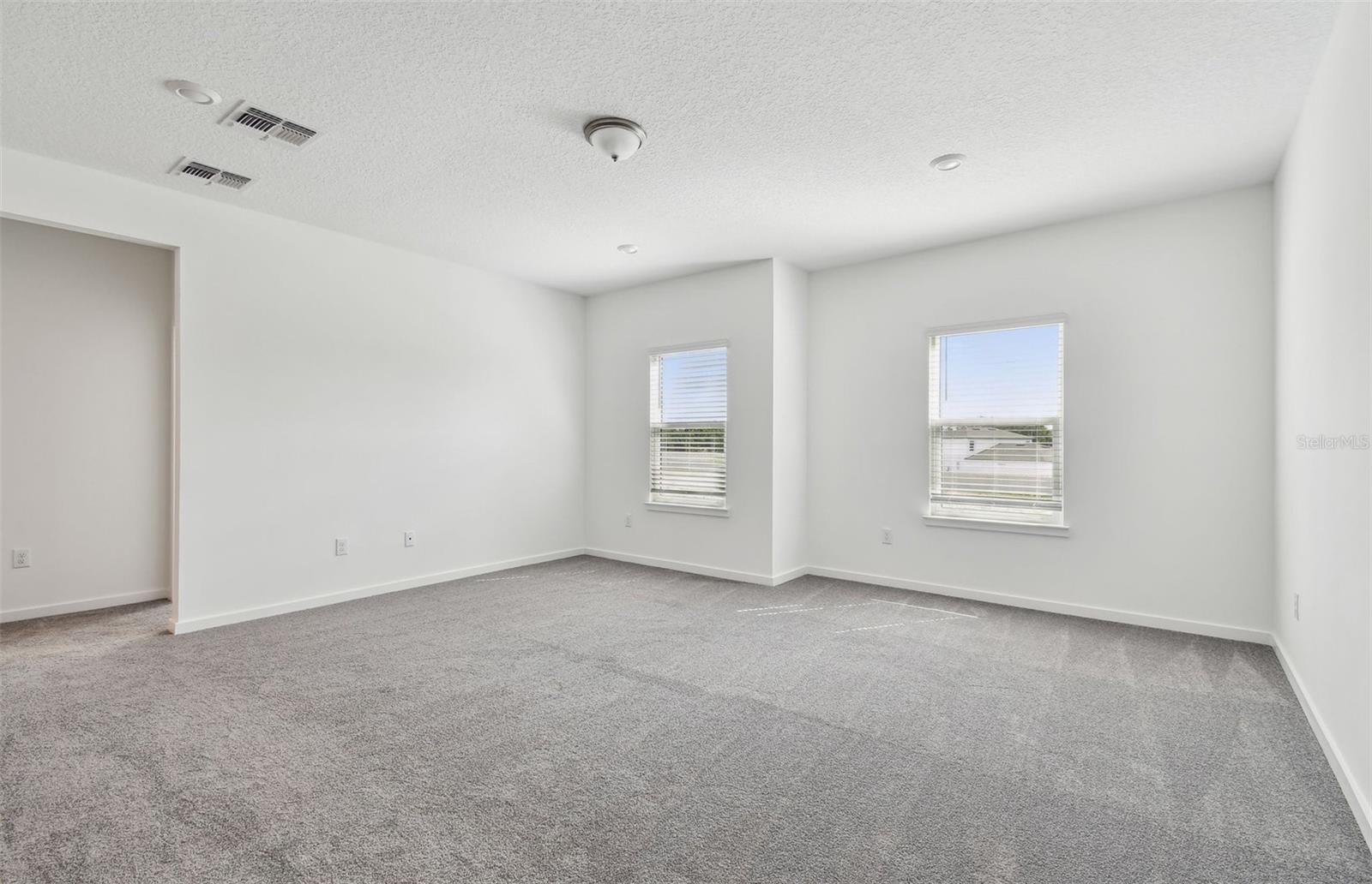 Image 17 of 34 For 9827 Autumn Ridge Avenue