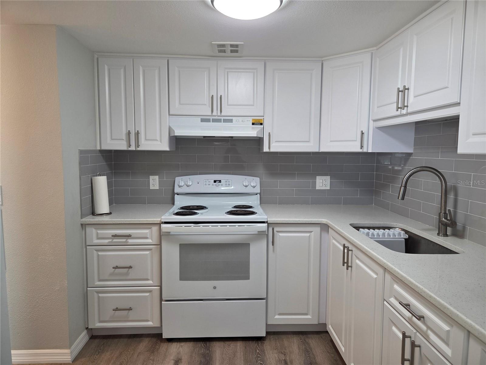 Image 15 of 29 For 2043 Denmark Street 9