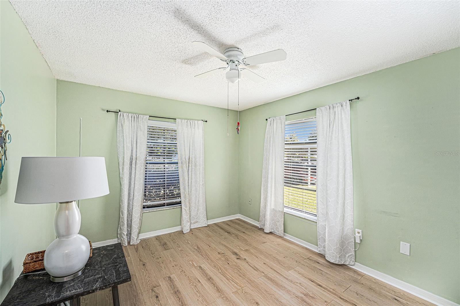 Image 13 of 34 For 10736 Laquinta Drive