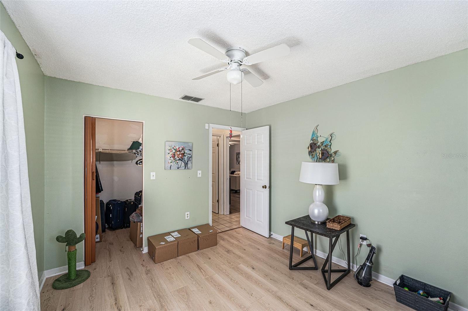 Image 14 of 34 For 10736 Laquinta Drive