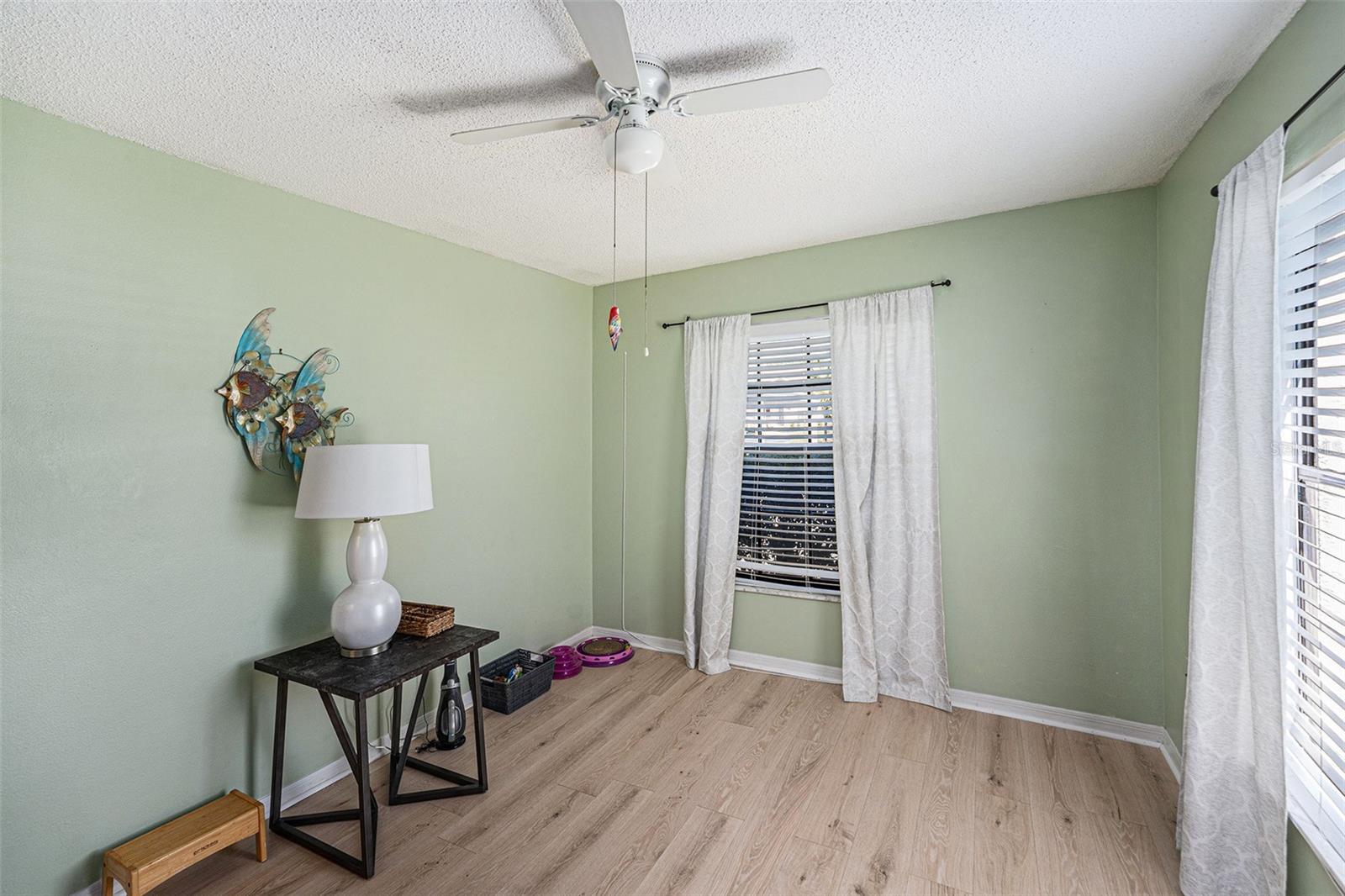 Image 15 of 34 For 10736 Laquinta Drive