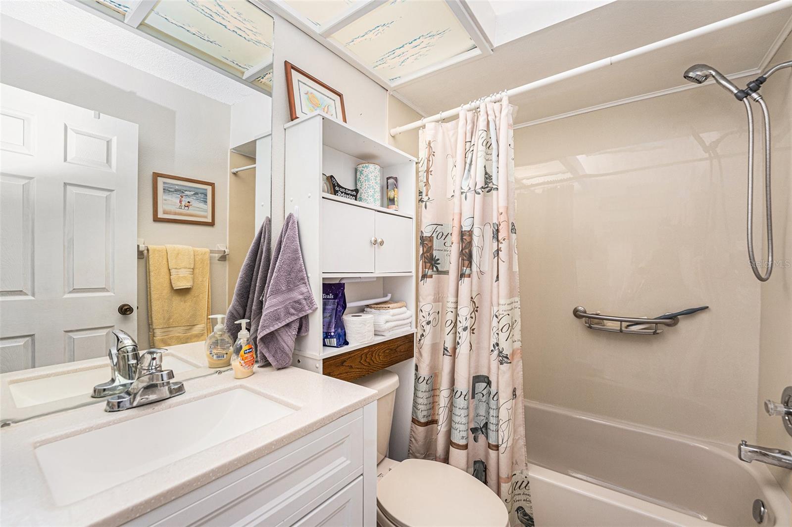 Image 16 of 34 For 10736 Laquinta Drive