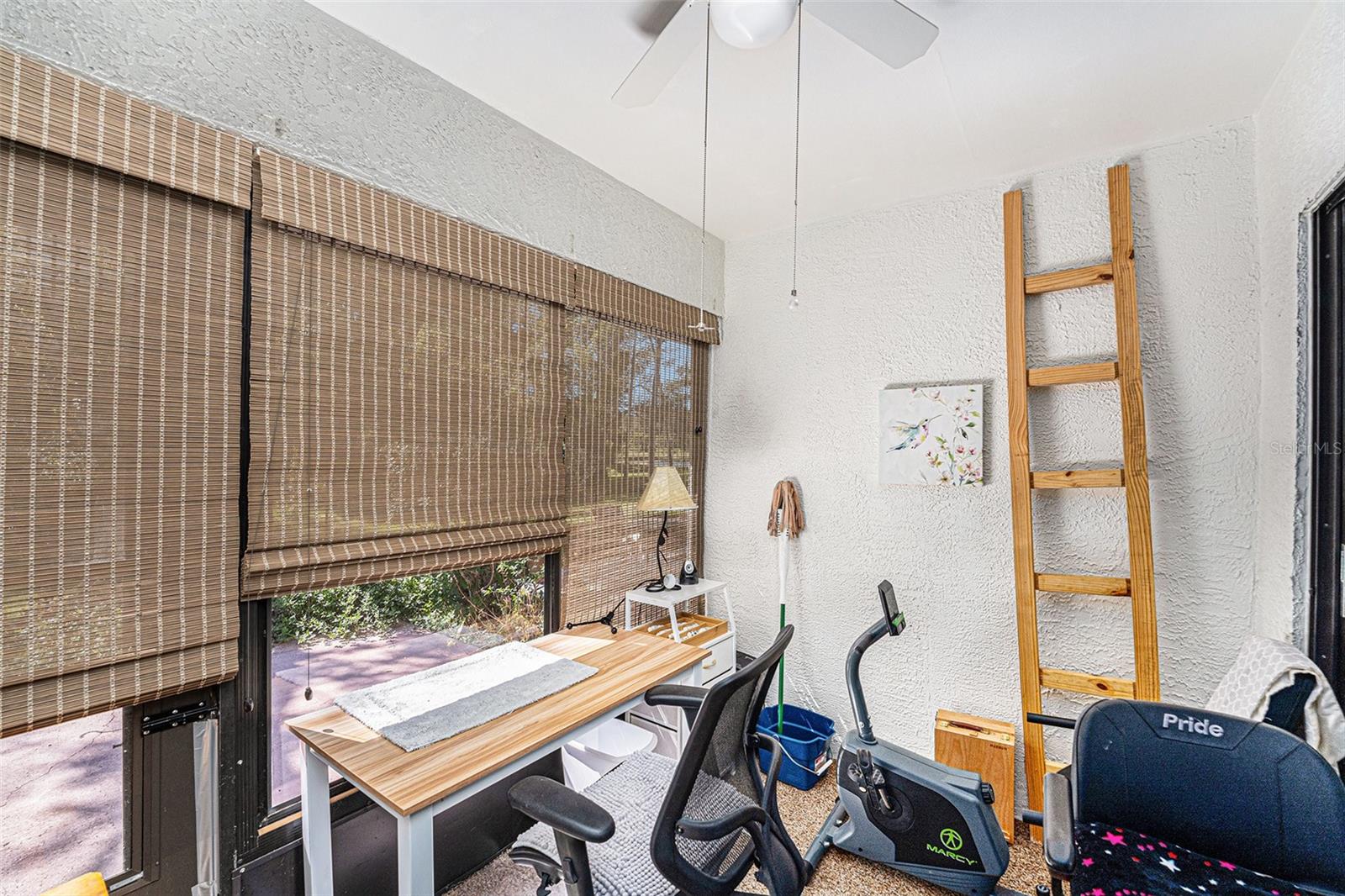 Image 17 of 34 For 10736 Laquinta Drive