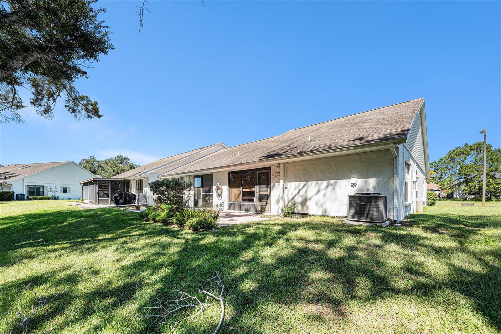 Image 27 of 34 For 10736 Laquinta Drive