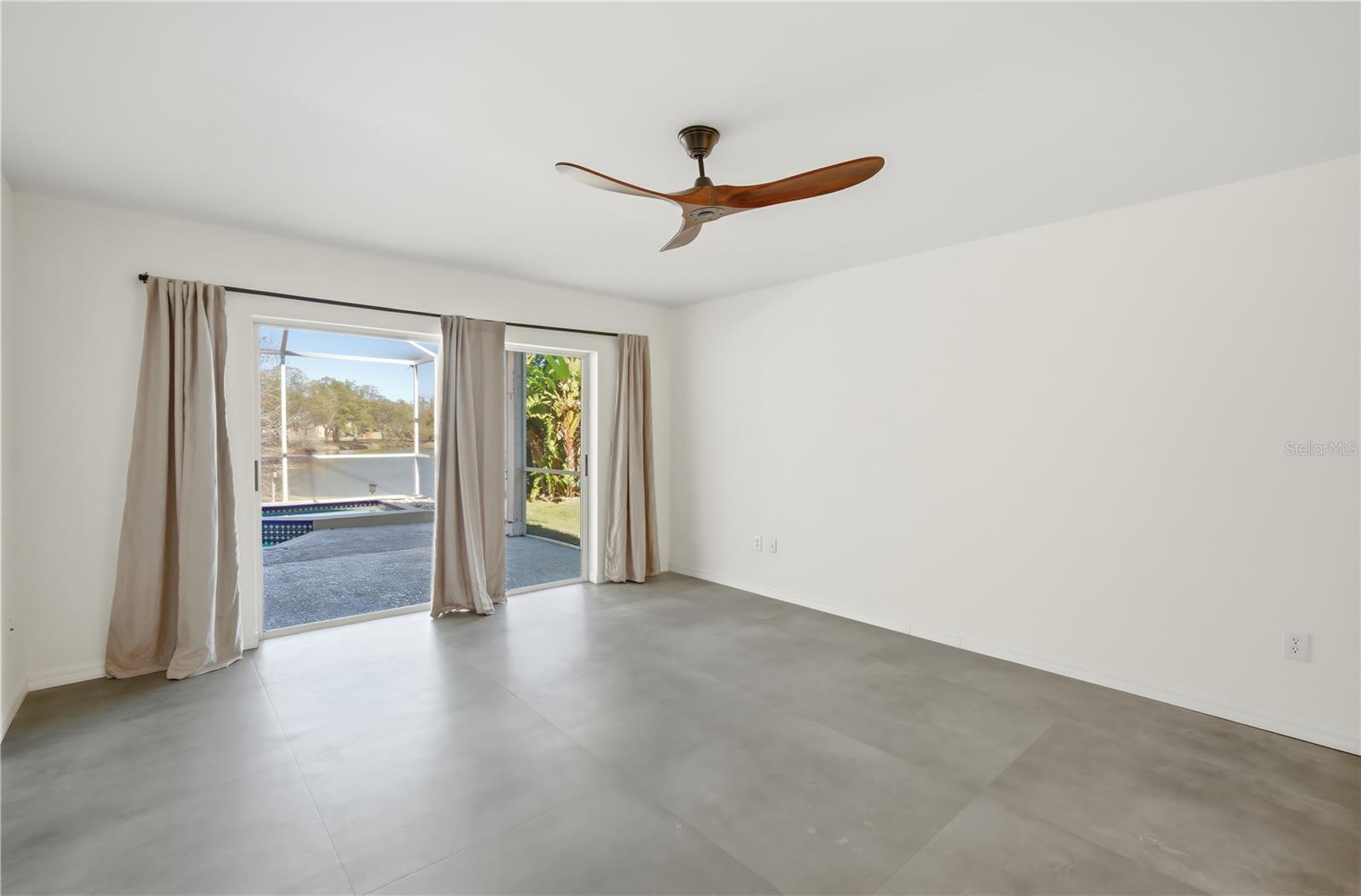 Image 10 of 28 For 11519 Whispering Hollow Drive