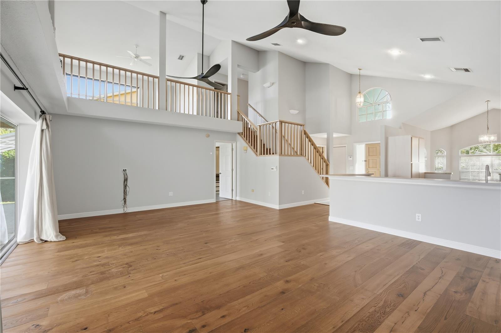 Image 4 of 28 For 11519 Whispering Hollow Drive