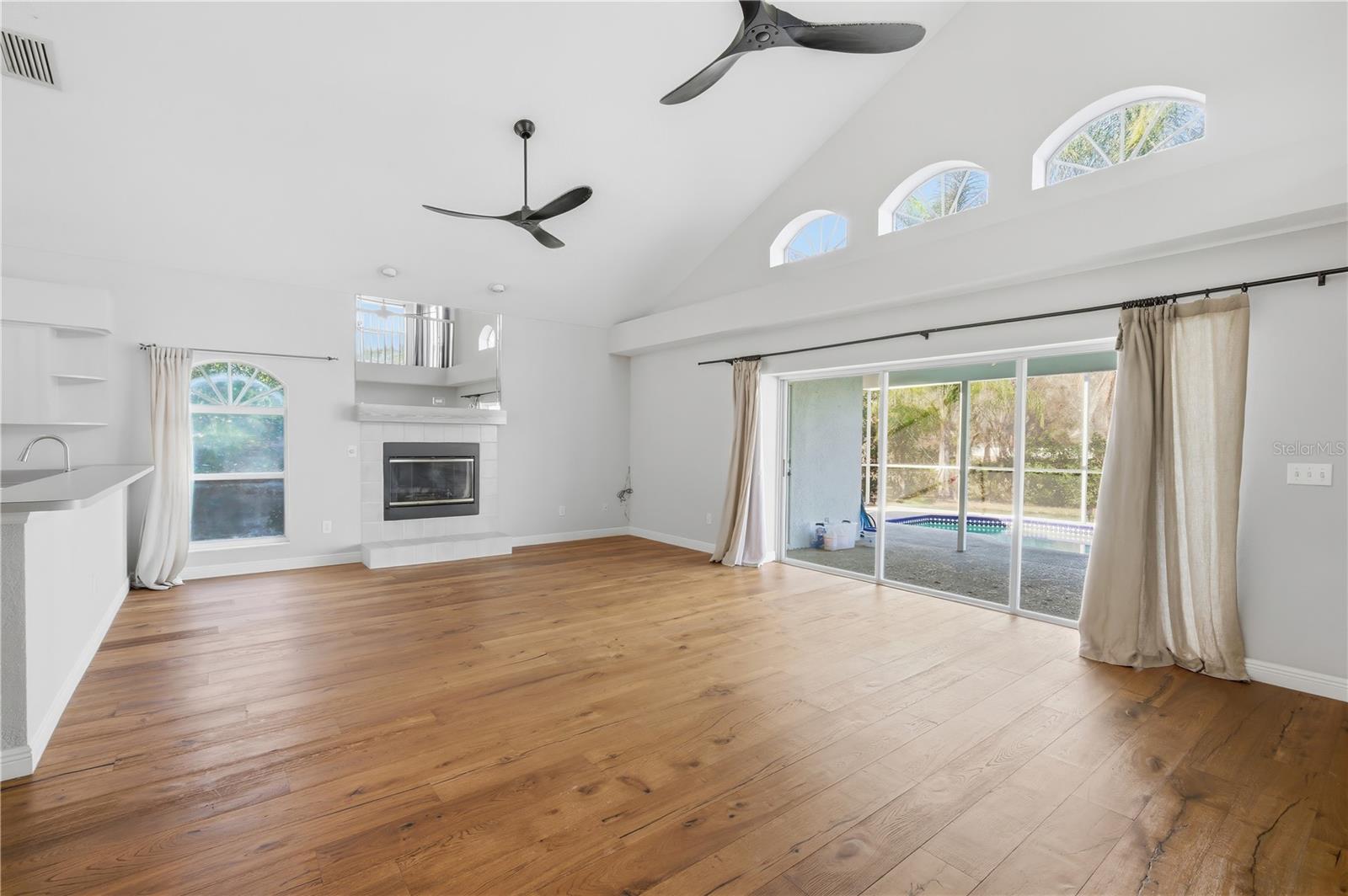 Image 5 of 28 For 11519 Whispering Hollow Drive