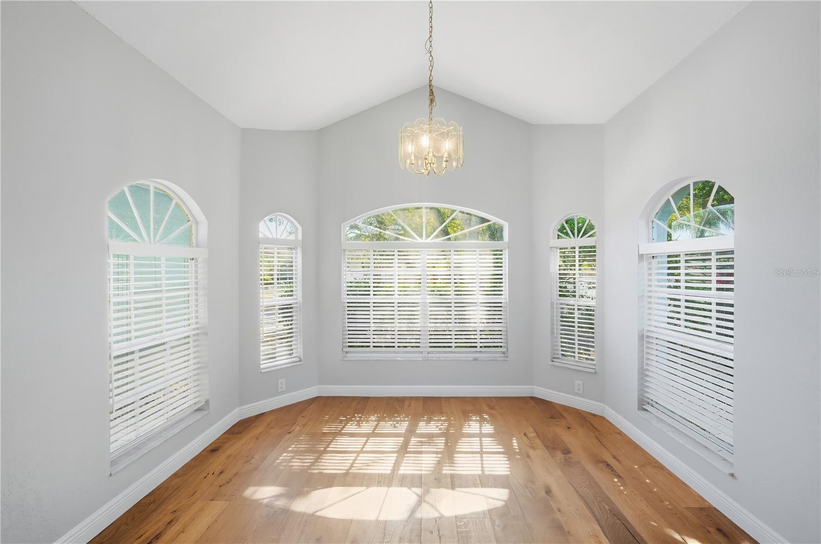 Image 9 of 28 For 11519 Whispering Hollow Drive