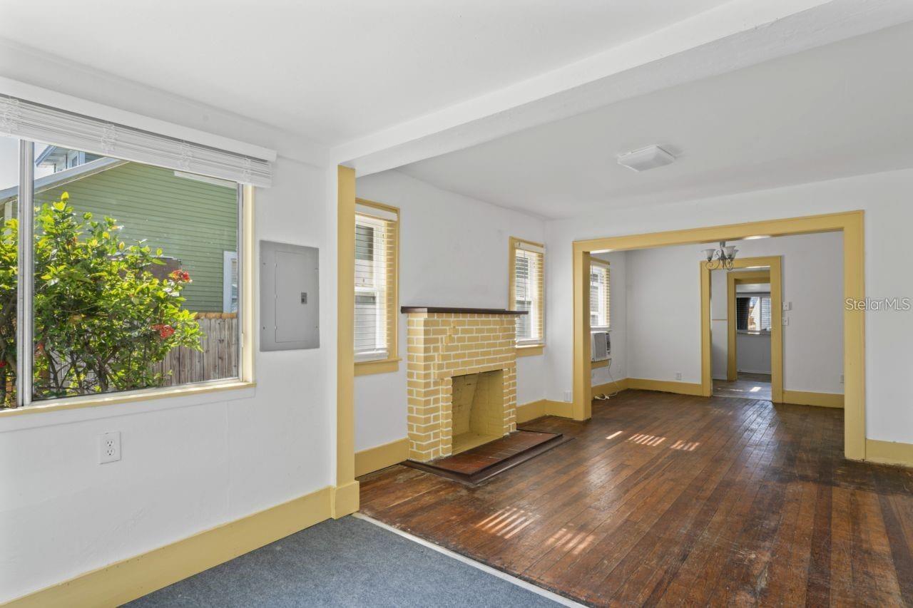 Image 3 of 3 For 403 Princess Street