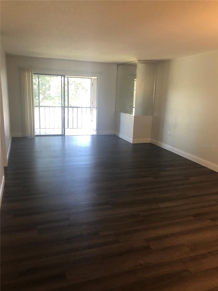 Image 6 of 15 For 122 Lakeview Way 122