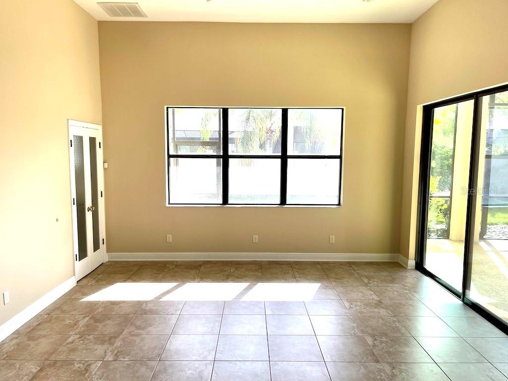 Image 11 of 51 For 15604 Hampton Village Drive