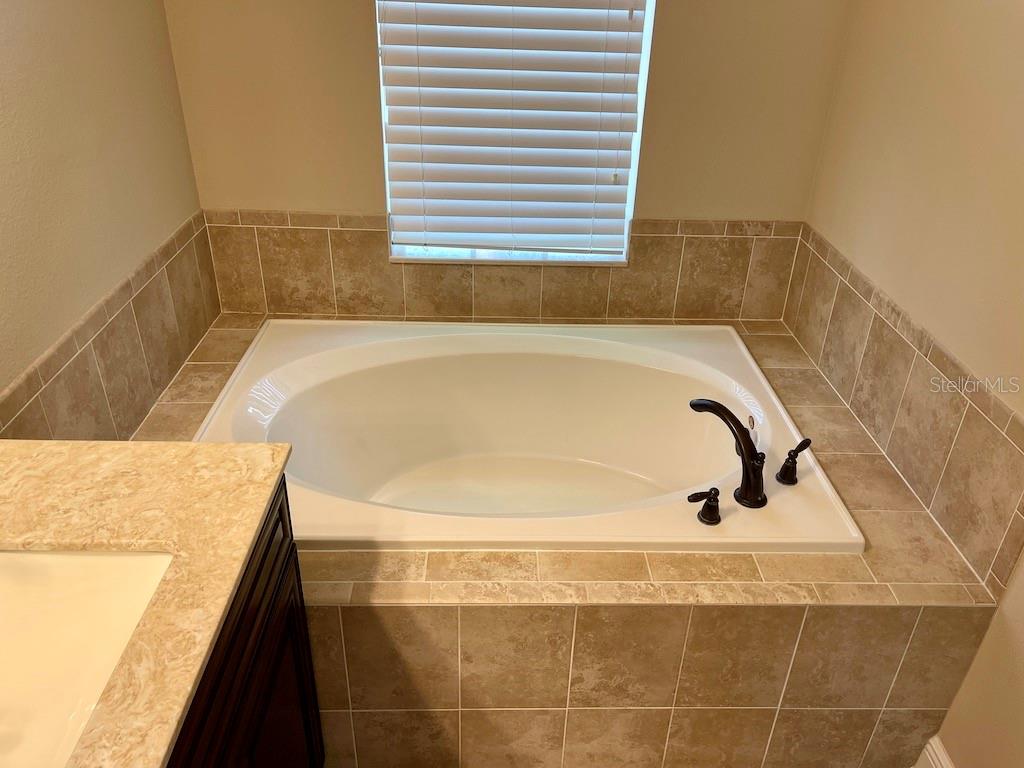 Image 18 of 51 For 15604 Hampton Village Drive