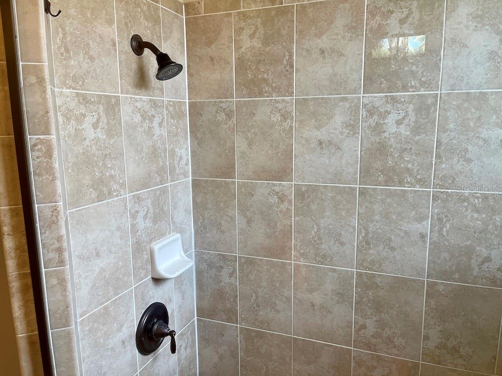 Image 20 of 51 For 15604 Hampton Village Drive