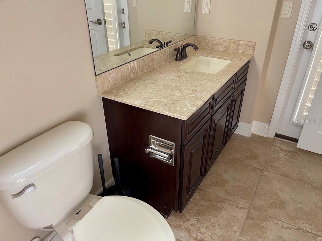 Image 33 of 51 For 15604 Hampton Village Drive