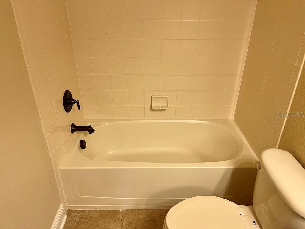 Image 39 of 51 For 15604 Hampton Village Drive