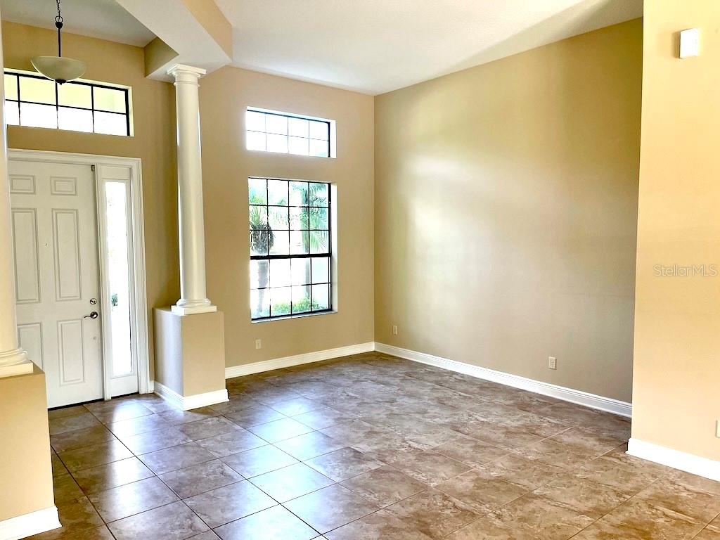 Image 5 of 51 For 15604 Hampton Village Drive