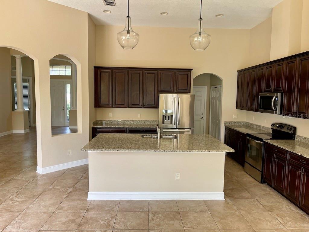 Image 6 of 51 For 15604 Hampton Village Drive