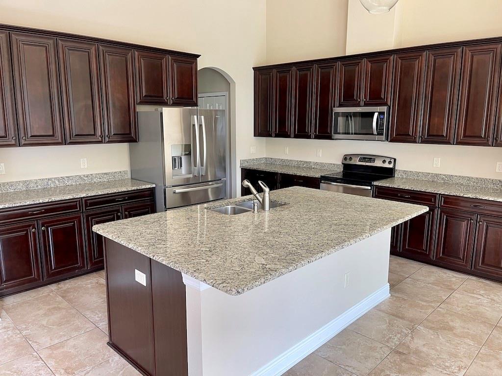 Image 7 of 51 For 15604 Hampton Village Drive