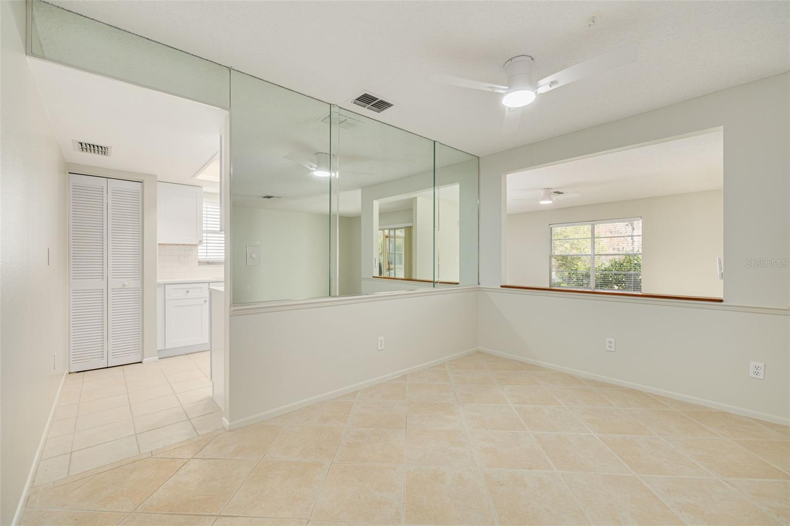 Image 20 of 42 For 3569 Oak Lake Drive