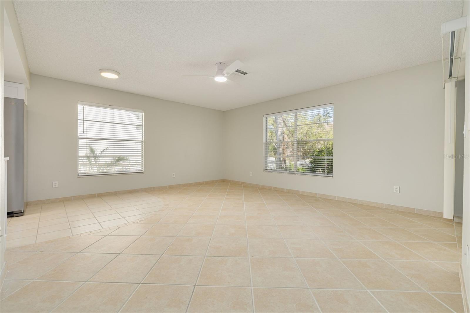 Image 21 of 42 For 3569 Oak Lake Drive