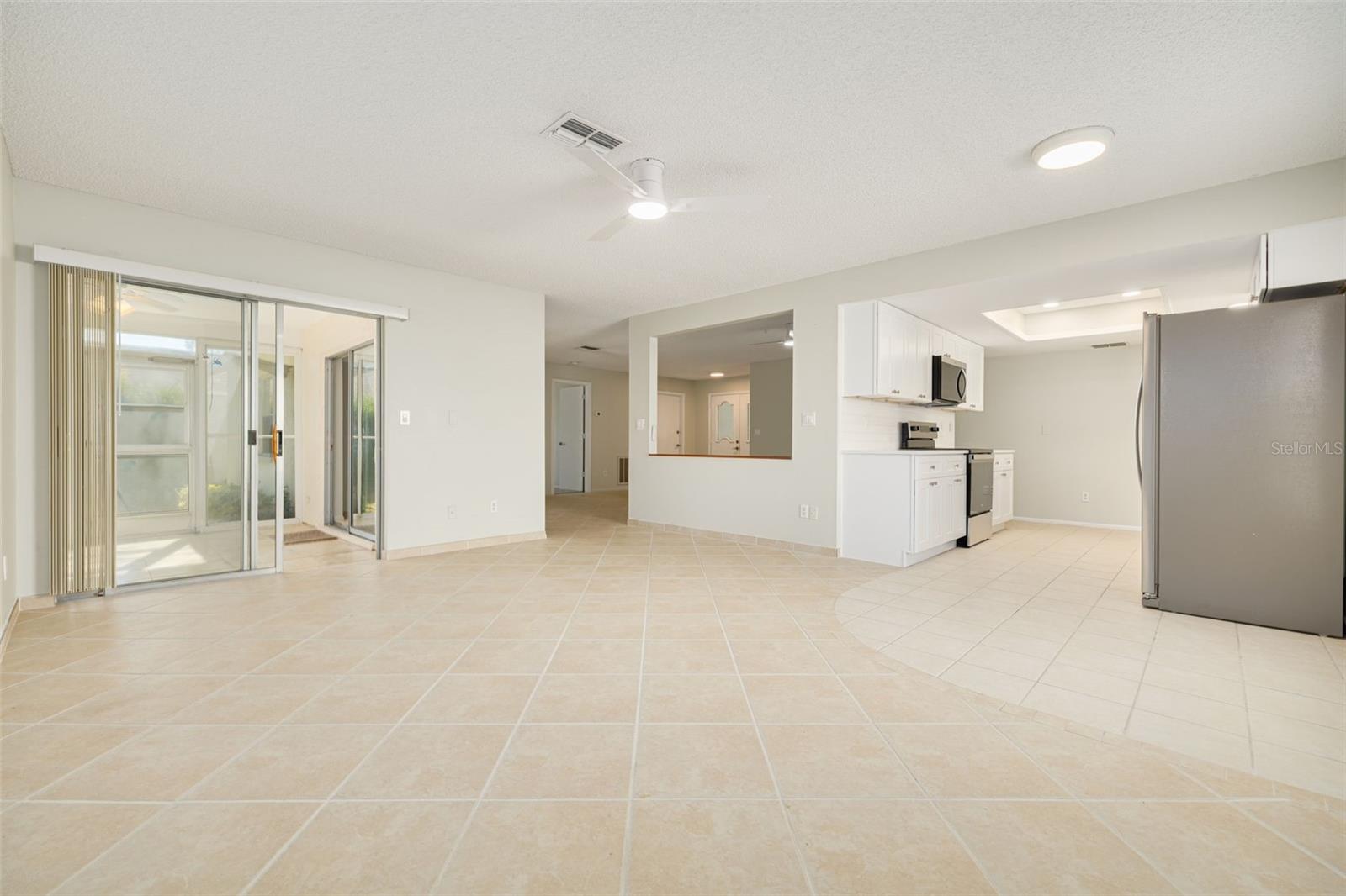 Image 23 of 42 For 3569 Oak Lake Drive