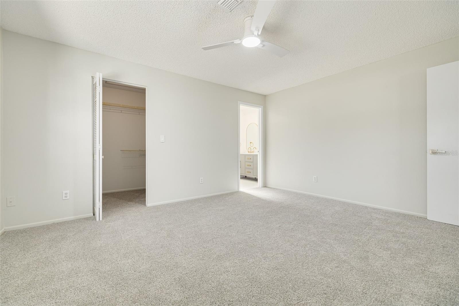 Image 25 of 42 For 3569 Oak Lake Drive