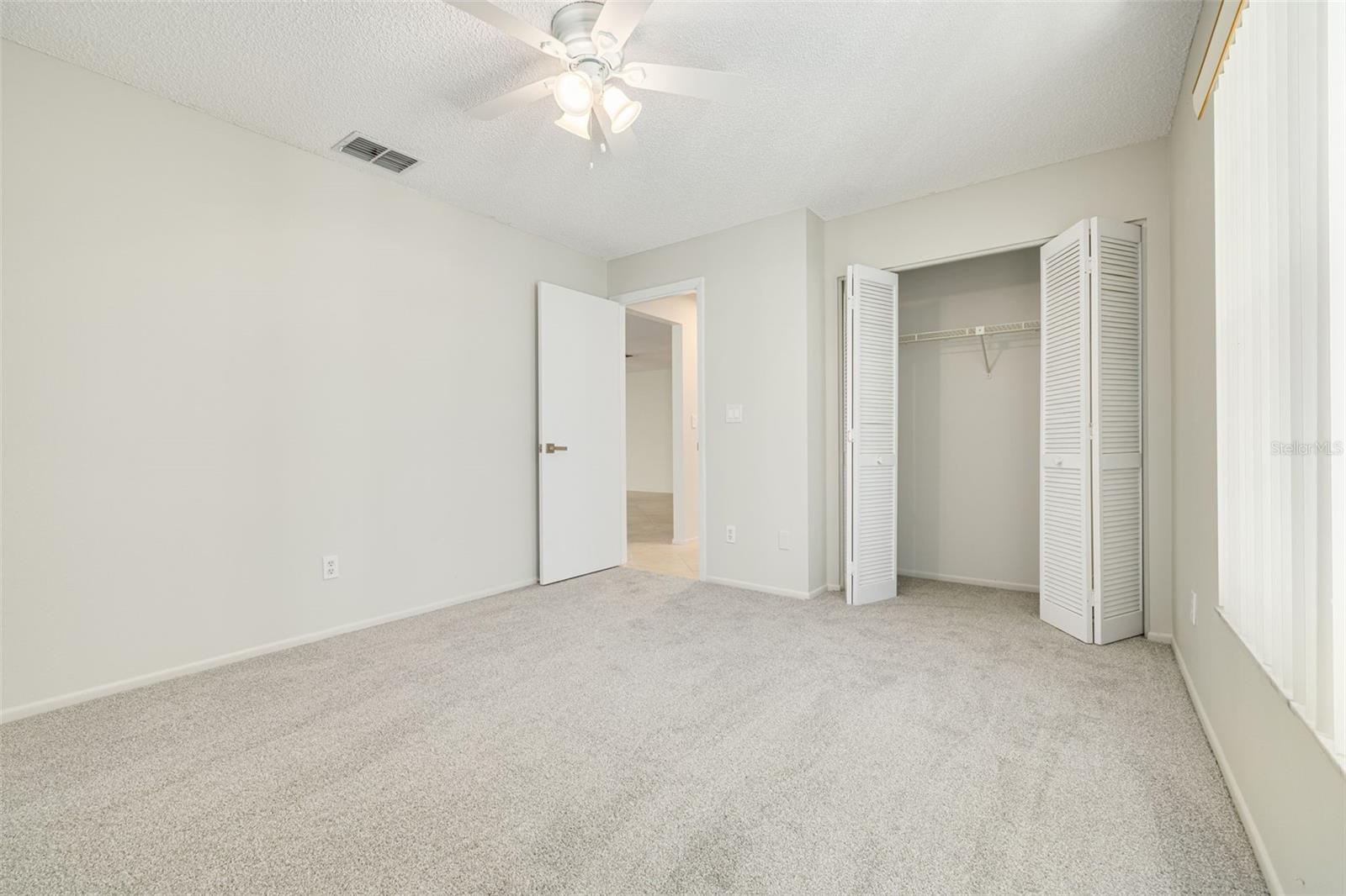 Image 27 of 42 For 3569 Oak Lake Drive