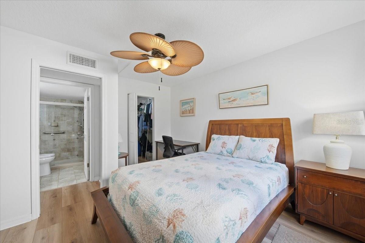 Image 19 of 35 For 11945 143rd Street 7108