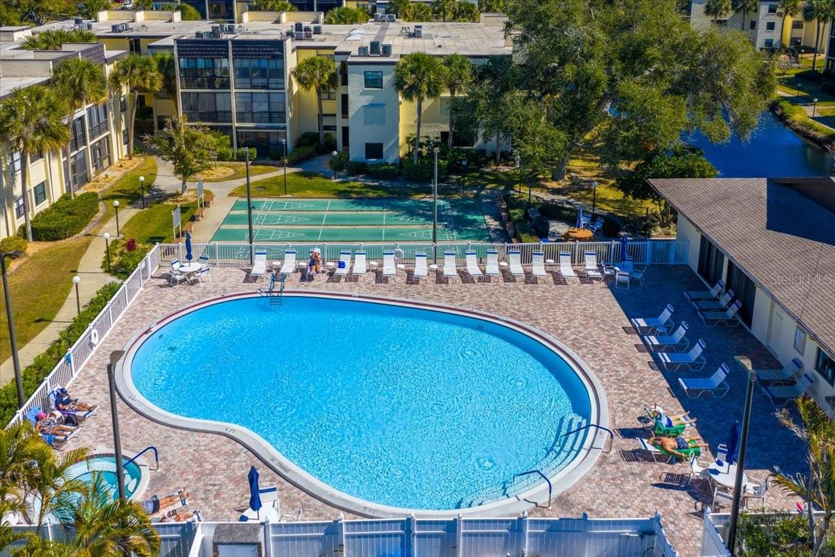 Image 27 of 35 For 11945 143rd Street 7108