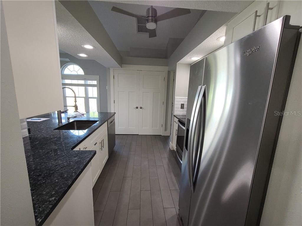 Image 10 of 38 For 4970 Marina Palms Drive