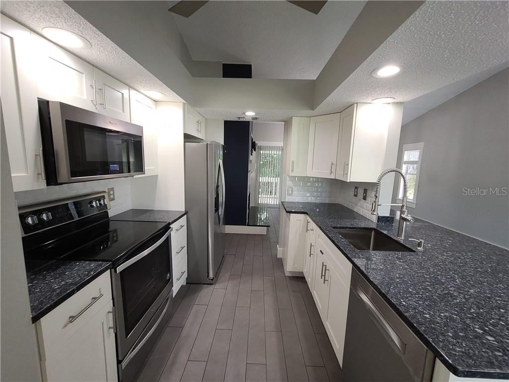 Image 11 of 38 For 4970 Marina Palms Drive