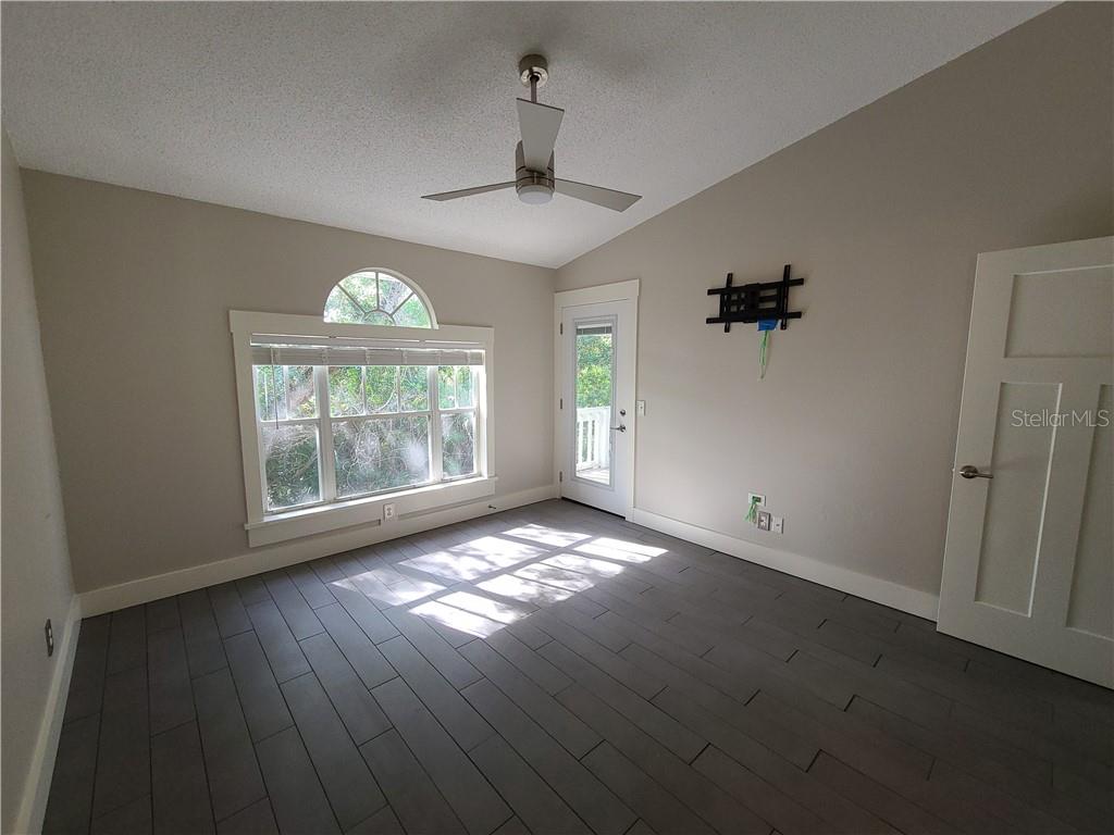 Image 14 of 38 For 4970 Marina Palms Drive