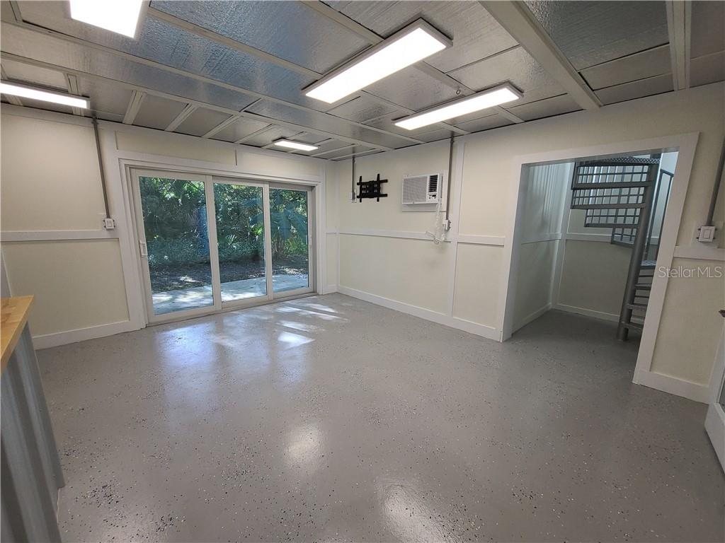 Image 28 of 38 For 4970 Marina Palms Drive