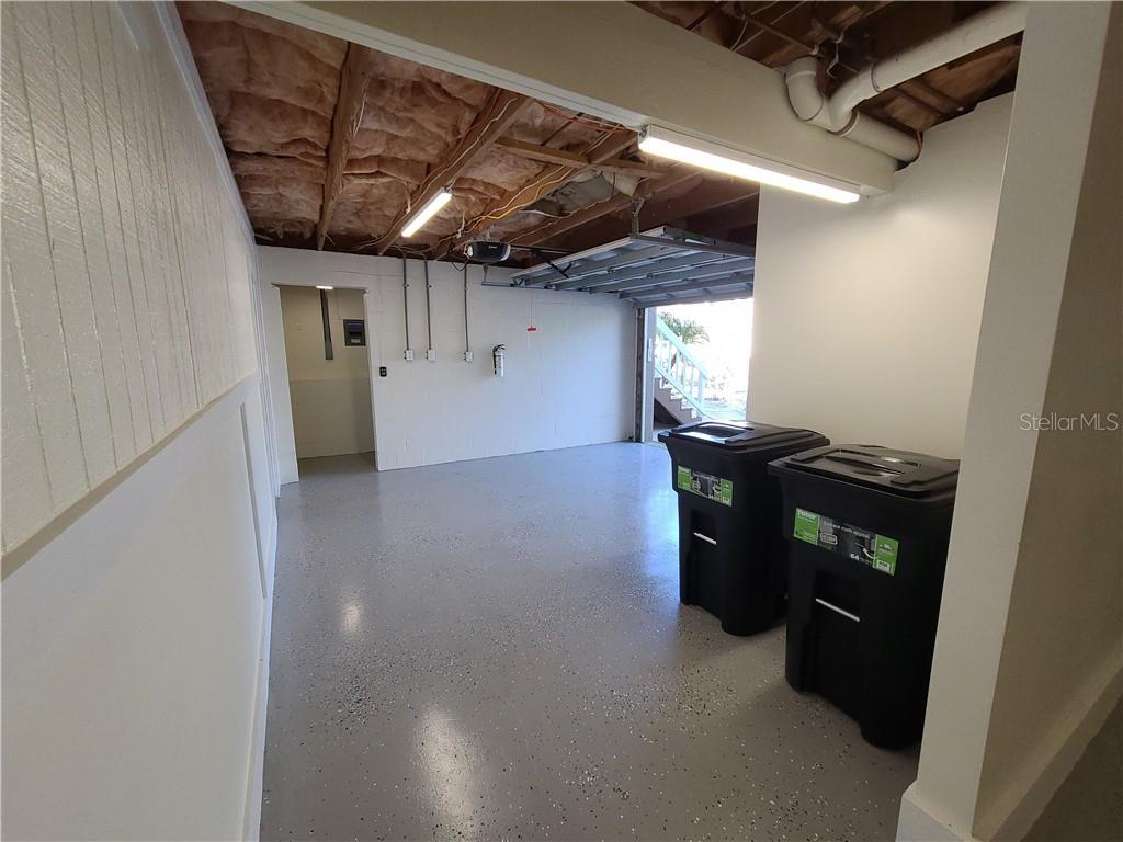 Image 32 of 38 For 4970 Marina Palms Drive