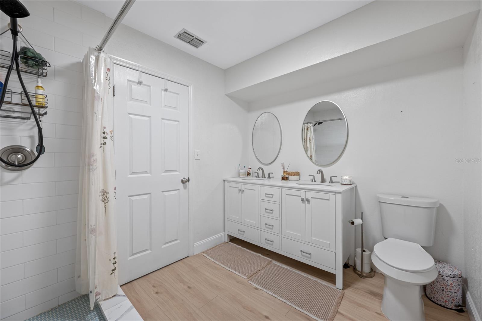 Image 26 of 51 For 1268 Robin Hood Lane