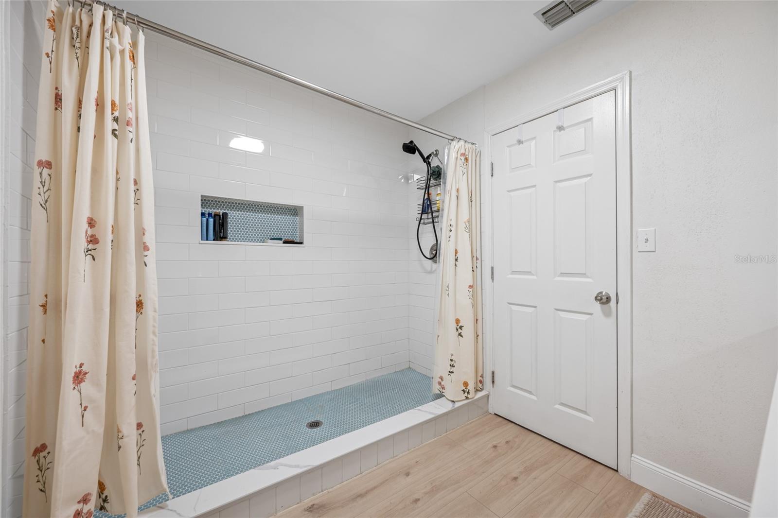 Image 27 of 51 For 1268 Robin Hood Lane