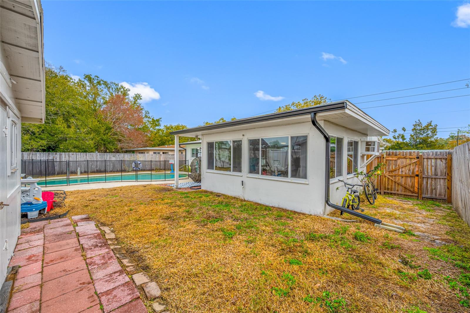 Image 34 of 51 For 1268 Robin Hood Lane