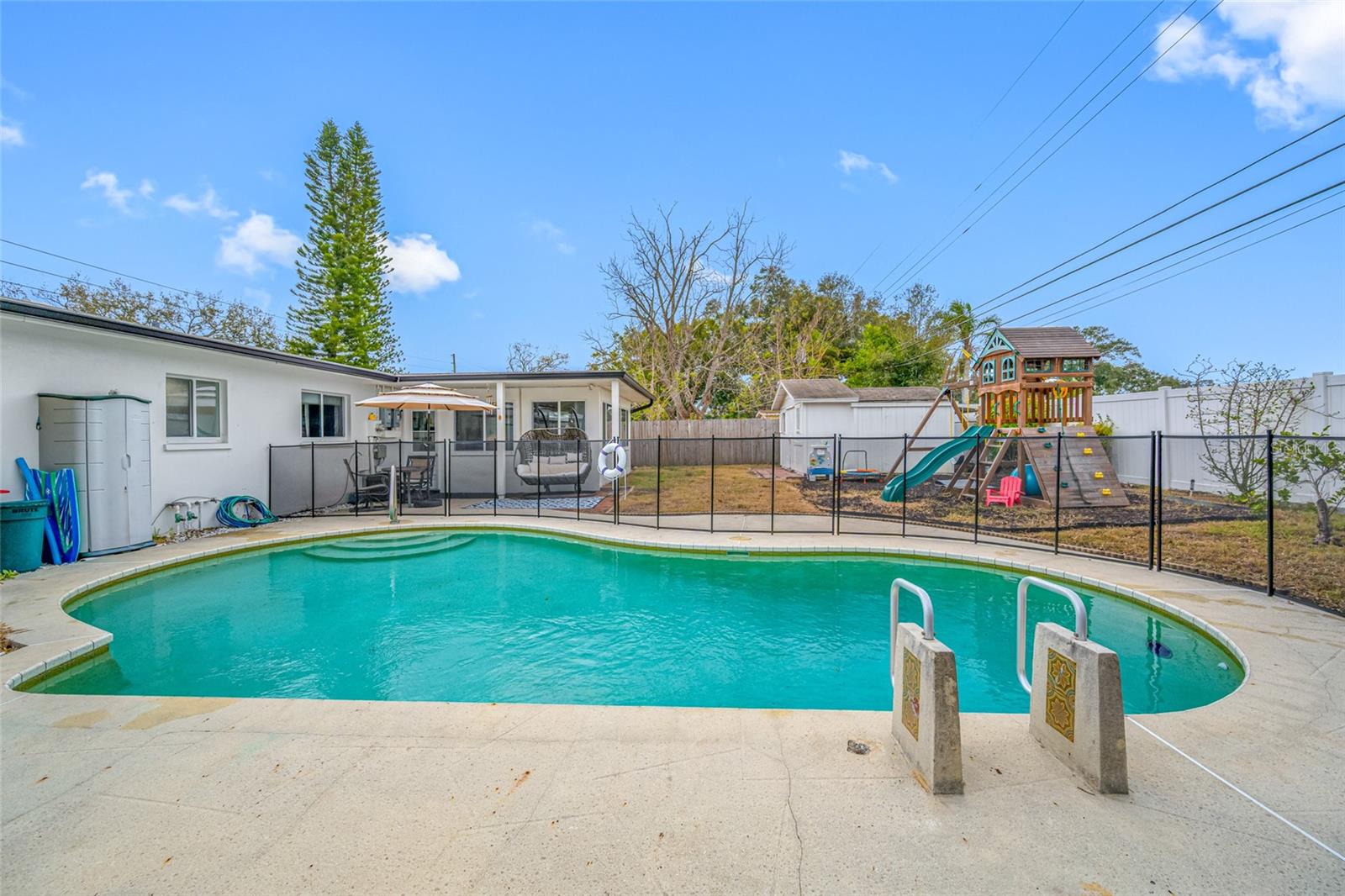 Image 36 of 51 For 1268 Robin Hood Lane