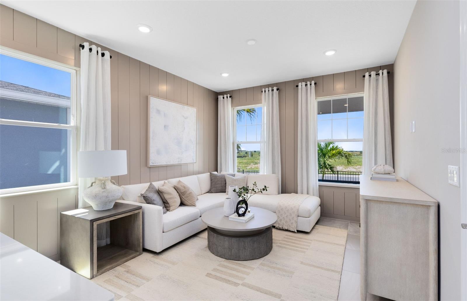 Listing photo id 14 for 13723 Evergreen Valley Drive