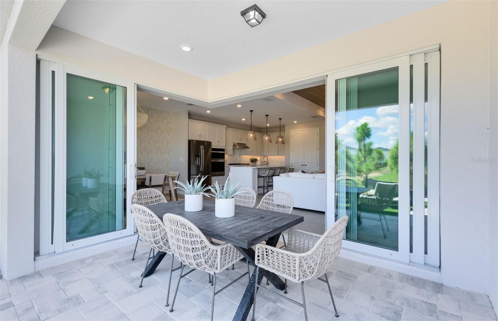 Listing photo id 15 for 13723 Evergreen Valley Drive