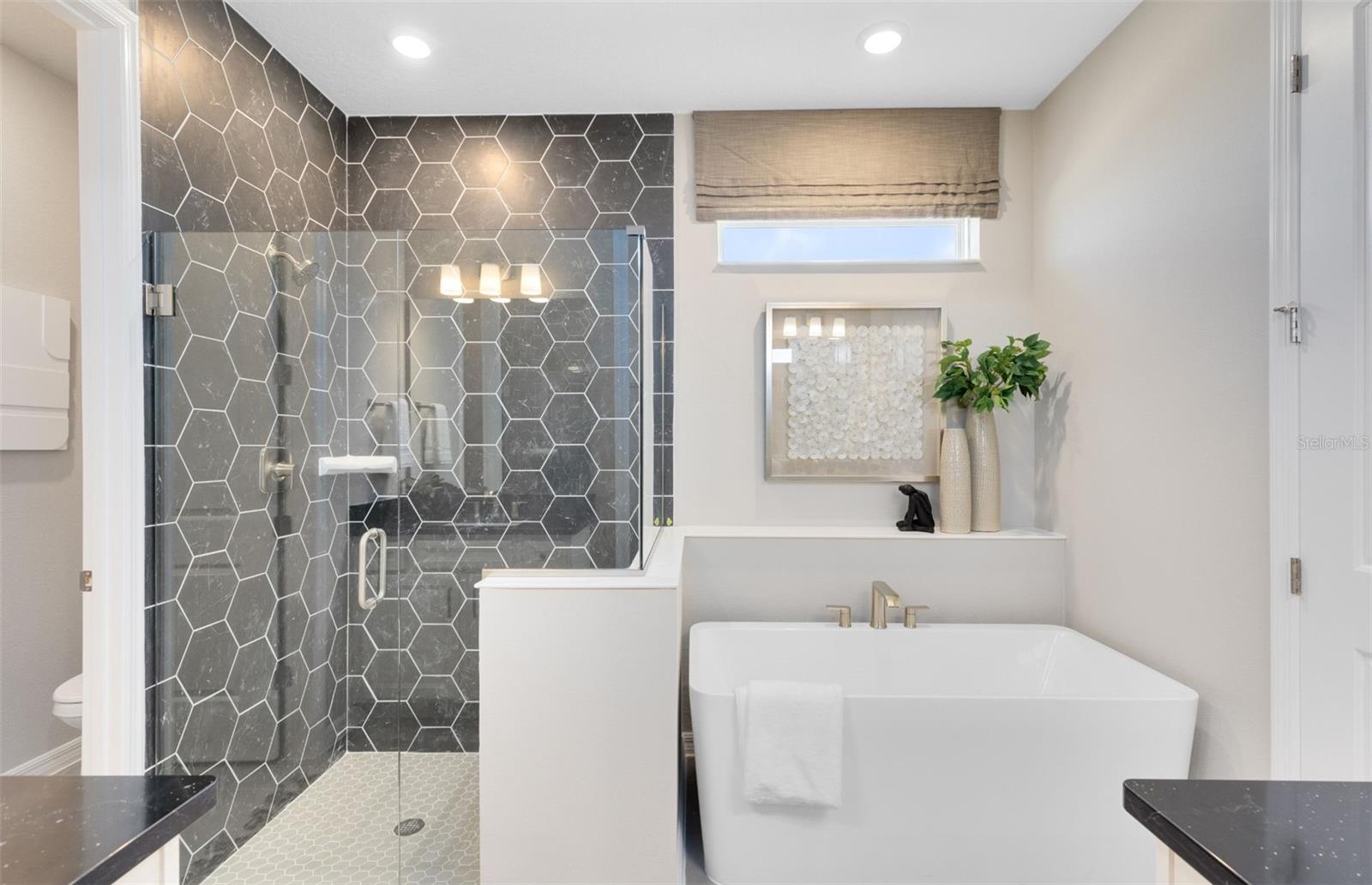 Listing photo id 6 for 13723 Evergreen Valley Drive