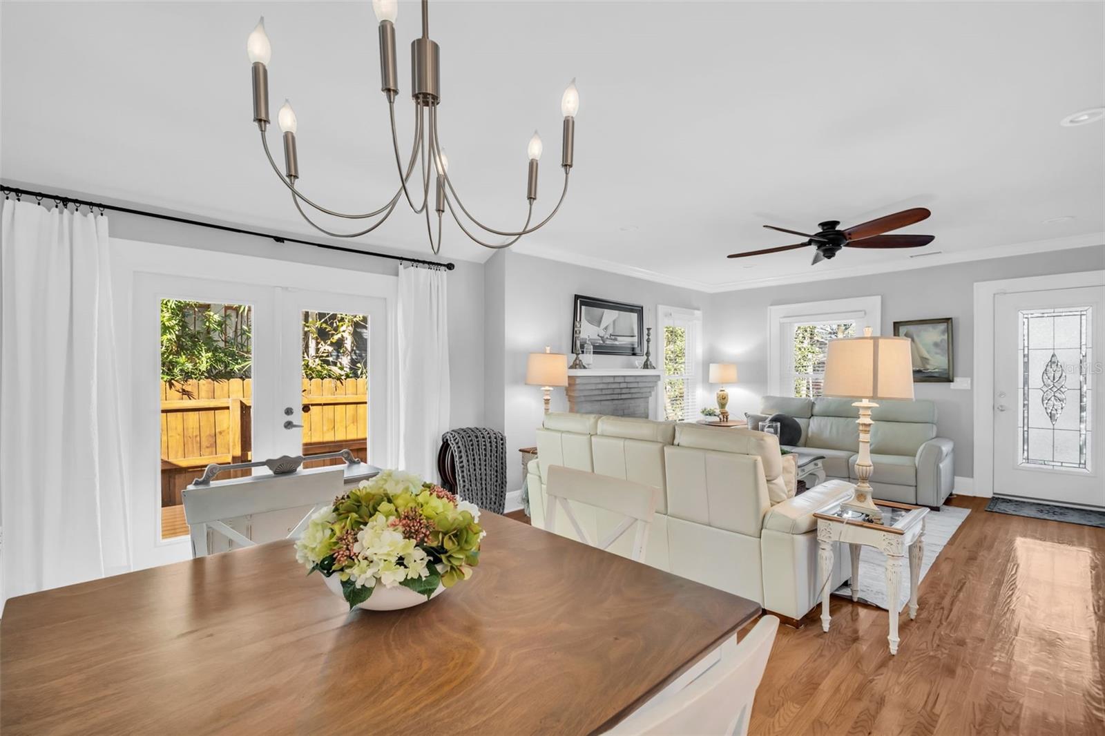 Listing photo id 10 for 903 Mcberry Street