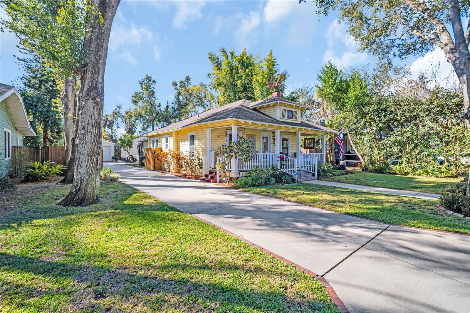 Listing photo id 0 for 903 Mcberry Street